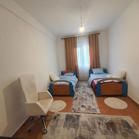 Villa Spacious House With A Big Garden And Fire Pit Tirana Exterior foto