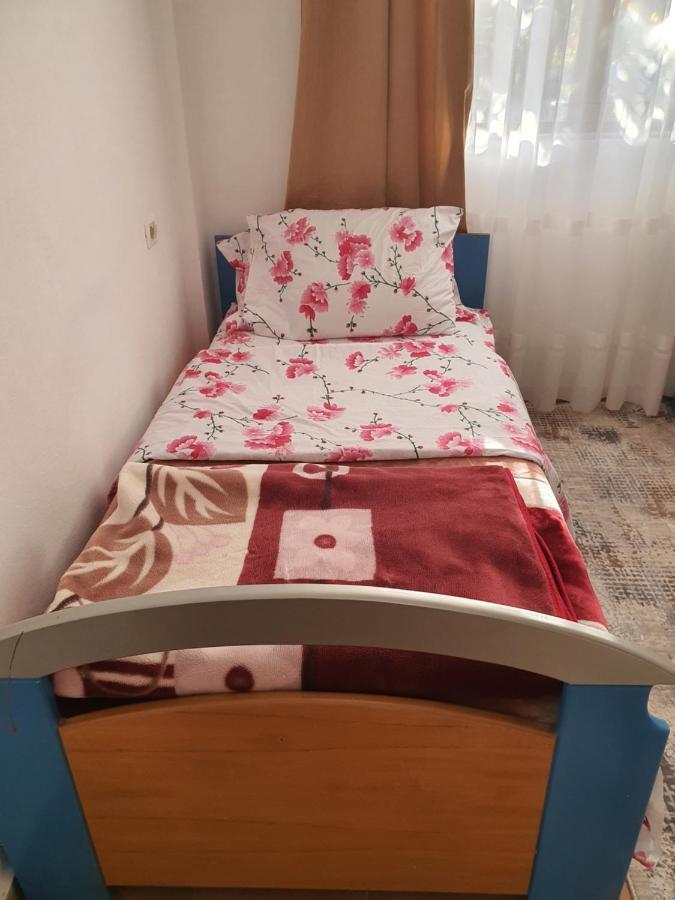 Villa Spacious House With A Big Garden And Fire Pit Tirana Exterior foto